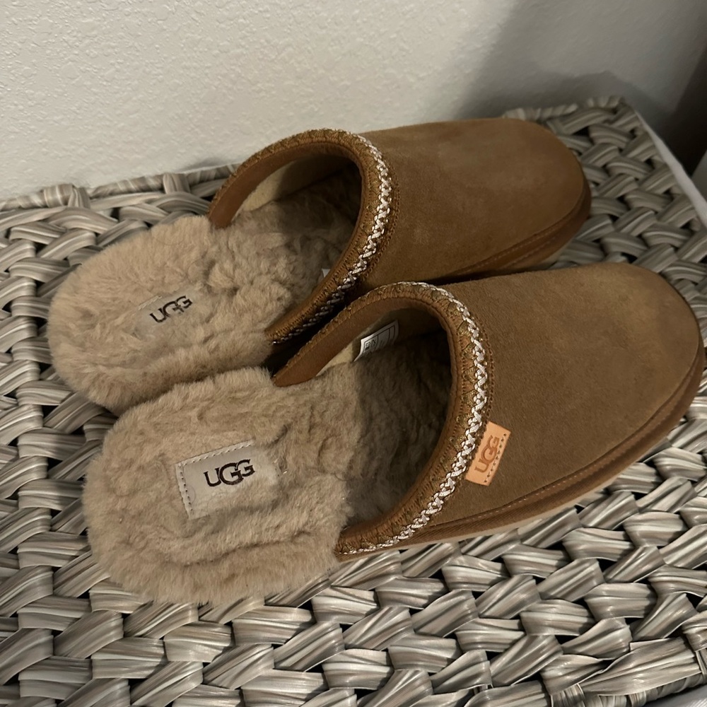 Men’s UGG Tasman slip on size 12 in Chestnut